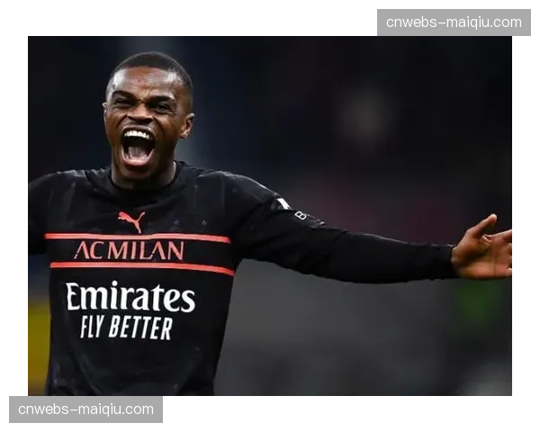 官方消息，AC米兰后卫卡卢卢恢复团队合练